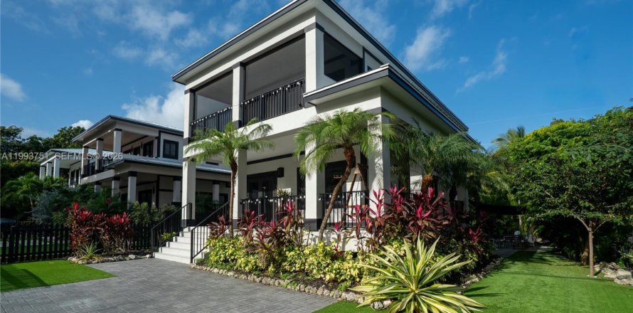 Casa en Key Largo, Florida 3 dormitorios, 179.86 m2 № 2055480