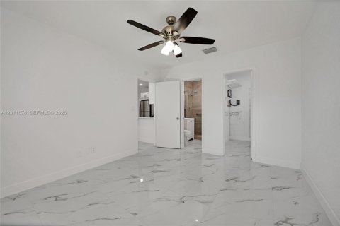 Casa en alquiler en Palmetto Bay, Florida, 2 dormitorios, 88.26 m2 № 2074865 - foto 15