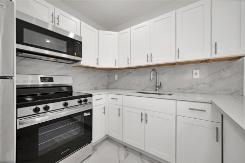 Casa en alquiler en Palmetto Bay, Florida, 2 dormitorios, 88.26 m2 № 2074865 - foto 12