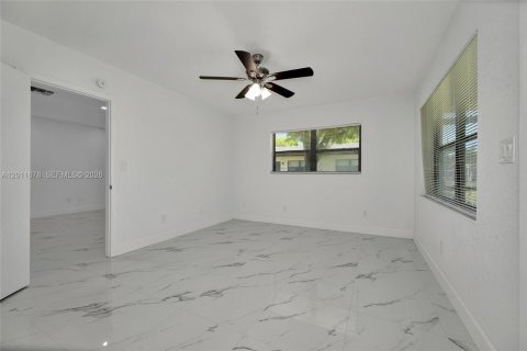 Casa en alquiler en Palmetto Bay, Florida, 2 dormitorios, 88.26 m2 № 2074865 - foto 22