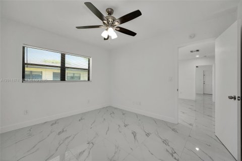 Casa en alquiler en Palmetto Bay, Florida, 2 dormitorios, 88.26 m2 № 2074865 - foto 16