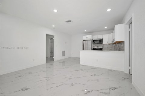 Casa en alquiler en Palmetto Bay, Florida, 2 dormitorios, 88.26 m2 № 2074865 - foto 7
