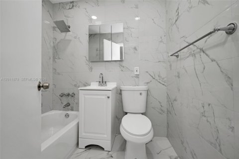 Casa en alquiler en Palmetto Bay, Florida, 2 dormitorios, 88.26 m2 № 2074865 - foto 24