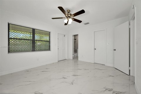 Casa en alquiler en Palmetto Bay, Florida, 2 dormitorios, 88.26 m2 № 2074865 - foto 23
