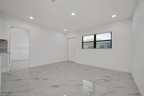 Casa en alquiler en Palmetto Bay, Florida, 2 dormitorios, 88.26 m2 № 2074865 - foto 13