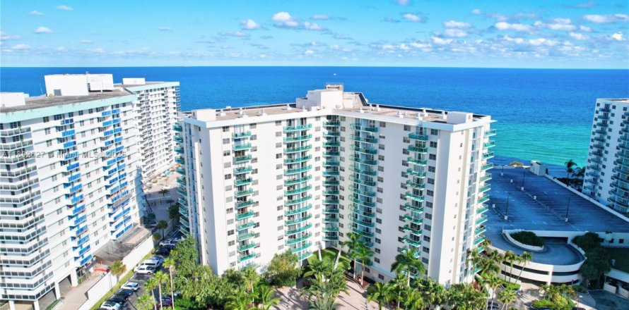Condo à Hollywood, Floride, 1 chambre № 1945663