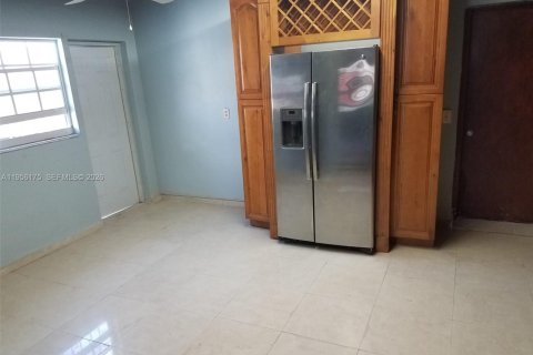 Снять в аренду виллу или дом в Майами, Флорида 2 спальни, 140.65м2, № 2153451 - фото 6