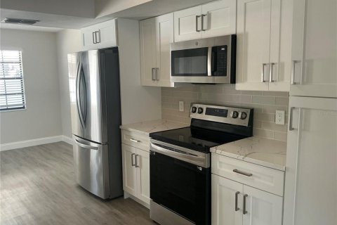 Villa ou maison à louer à Largo, Floride: 3 chambres, 126.07 m2 № 1886334 - photo 6