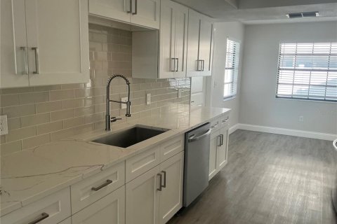 Villa ou maison à louer à Largo, Floride: 3 chambres, 126.07 m2 № 1886334 - photo 5