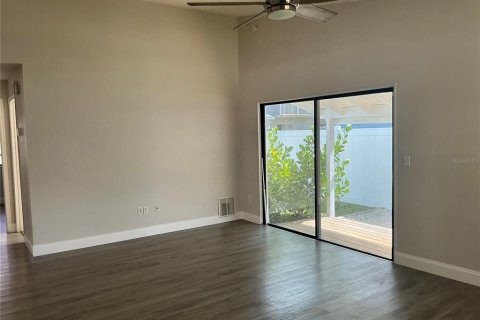Villa ou maison à louer à Largo, Floride: 3 chambres, 126.07 m2 № 1886334 - photo 3
