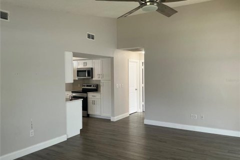 Villa ou maison à louer à Largo, Floride: 3 chambres, 126.07 m2 № 1886334 - photo 4
