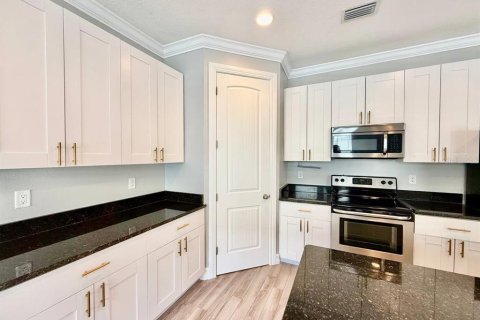 Townhouse in Tampa, Florida 3 bedrooms, 175.4 sq.m. № 1911145 - photo 11