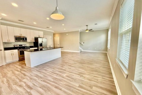 Townhouse in Tampa, Florida 3 bedrooms, 175.4 sq.m. № 1911145 - photo 12