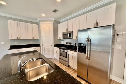 Townhouse in Tampa, Florida 3 bedrooms, 175.4 sq.m. № 1911145 - photo 7