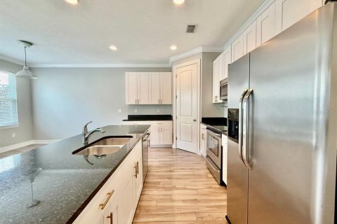 Townhouse in Tampa, Florida 3 bedrooms, 175.4 sq.m. № 1911145 - photo 6
