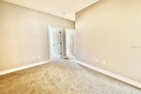 Townhouse in Tampa, Florida 3 bedrooms, 175.4 sq.m. № 1911145 - photo 16