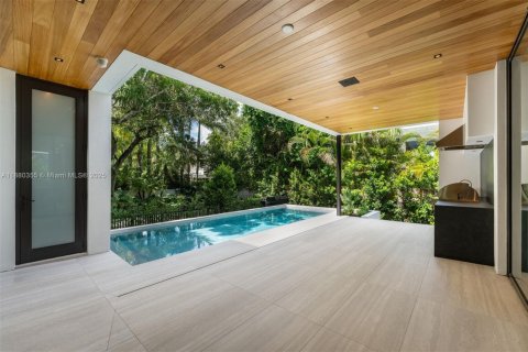 Villa ou maison à vendre à Miami, Floride: 5 chambres, 347.08 m2 № 1930270 - photo 18