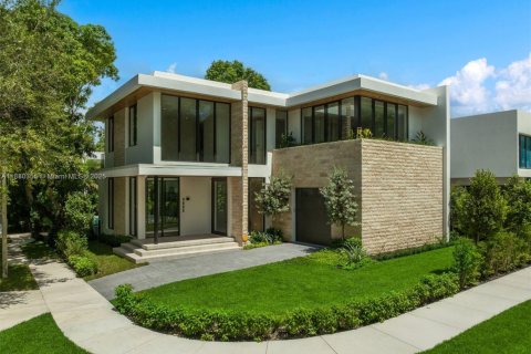 Villa ou maison à vendre à Miami, Floride: 5 chambres, 347.08 m2 № 1930270 - photo 1