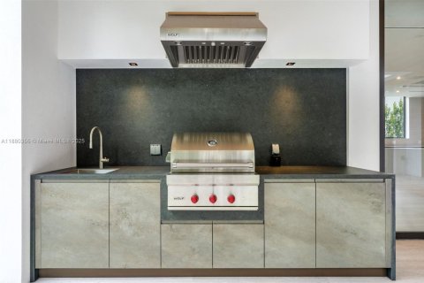 Villa ou maison à vendre à Miami, Floride: 5 chambres, 347.08 m2 № 1930270 - photo 19