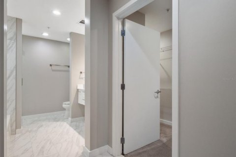 Condominio en alquiler en Orlando, Florida, 3 dormitorios, 175.03 m2 № 1887133 - foto 21