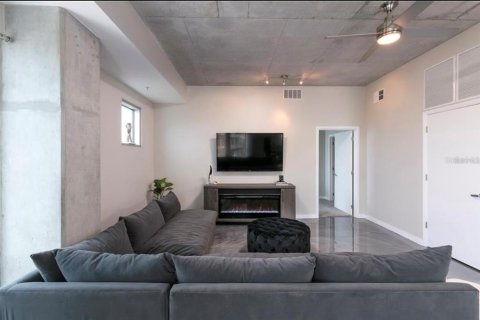 Condominio en alquiler en Orlando, Florida, 3 dormitorios, 175.03 m2 № 1887133 - foto 8