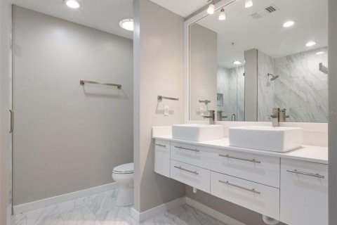 Condominio en alquiler en Orlando, Florida, 3 dormitorios, 175.03 m2 № 1887133 - foto 20
