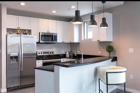 Condominio en alquiler en Orlando, Florida, 3 dormitorios, 175.03 m2 № 1887133 - foto 16