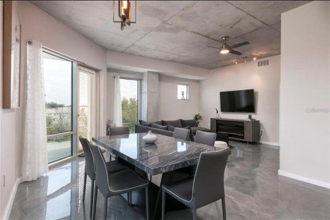 Condominio en alquiler en Orlando, Florida, 3 dormitorios, 175.03 m2 № 1887133 - foto 9