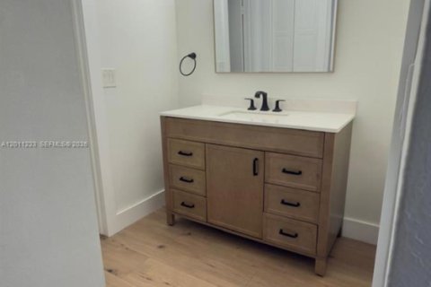 Condo in Weston, Florida, 2 bedrooms № 2075257 - photo 11