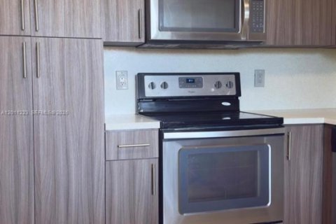 Condo in Weston, Florida, 2 bedrooms № 2075257 - photo 26