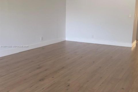Condo in Weston, Florida, 2 bedrooms № 2075257 - photo 6
