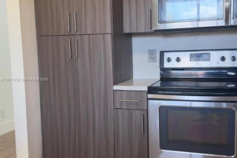Condo in Weston, Florida, 2 bedrooms № 2075257 - photo 25