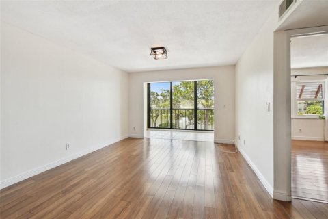 Condominio en alquiler en Saint Petersburg, Florida, 2 dormitorios, 92.9 m2 № 1851140 - foto 22