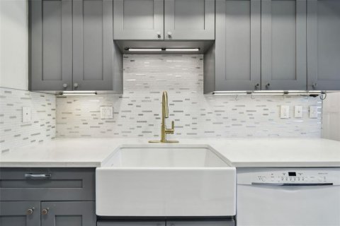 Condominio en alquiler en Saint Petersburg, Florida, 2 dormitorios, 92.9 m2 № 1851140 - foto 15