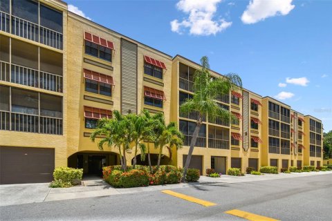 Condominio en alquiler en Saint Petersburg, Florida, 2 dormitorios, 92.9 m2 № 1851140 - foto 3