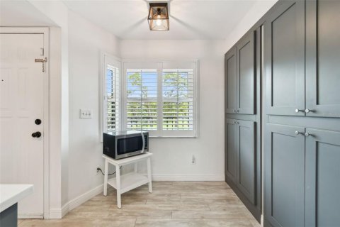 Condominio en alquiler en Saint Petersburg, Florida, 2 dormitorios, 92.9 m2 № 1851140 - foto 12