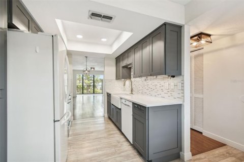 Condominio en alquiler en Saint Petersburg, Florida, 2 dormitorios, 92.9 m2 № 1851140 - foto 10