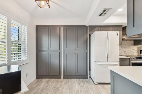 Condominio en alquiler en Saint Petersburg, Florida, 2 dormitorios, 92.9 m2 № 1851140 - foto 9