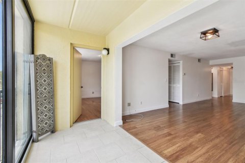 Condominio en alquiler en Saint Petersburg, Florida, 2 dormitorios, 92.9 m2 № 1851140 - foto 29