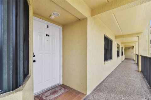 Condominio en alquiler en Saint Petersburg, Florida, 2 dormitorios, 92.9 m2 № 1851140 - foto 4