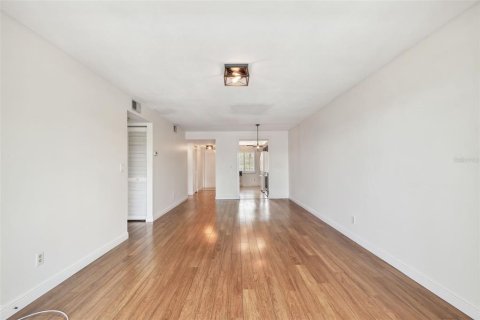Condominio en alquiler en Saint Petersburg, Florida, 2 dormitorios, 92.9 m2 № 1851140 - foto 24