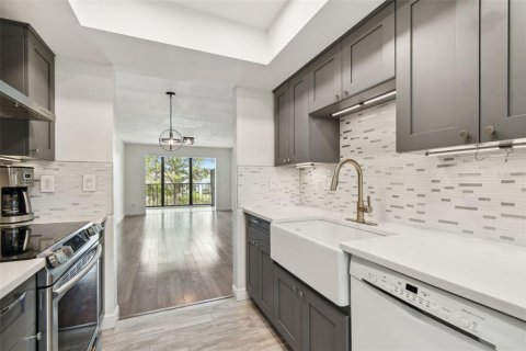 Condominio en alquiler en Saint Petersburg, Florida, 2 dormitorios, 92.9 m2 № 1851140 - foto 16