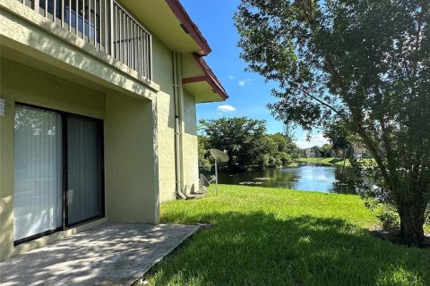 Copropriété à vendre à Coral Springs, Floride: 2 chambres, 80.82 m2 № 2262020 - photo 12