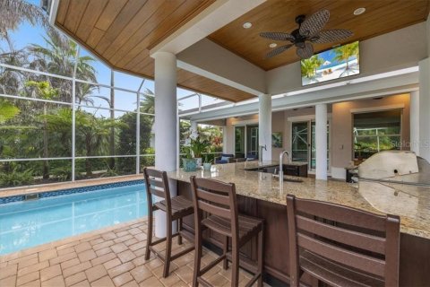 House in Vero Beach, Florida 4 bedrooms, 238.02 sq.m. № 2396473 - photo 8