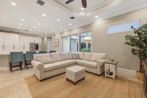House in Vero Beach, Florida 4 bedrooms, 238.02 sq.m. № 2396473 - photo 11