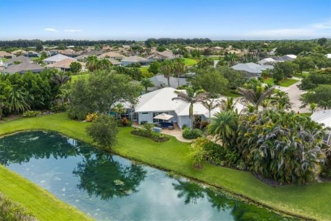 House in Vero Beach, Florida 4 bedrooms, 238.02 sq.m. № 2396473 - photo 3