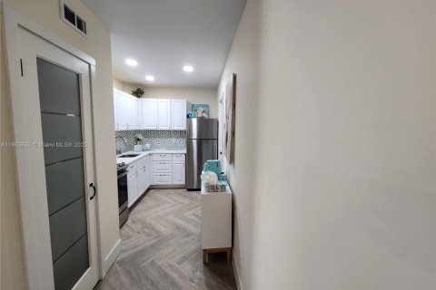 Condominio en venta en Oakland Park, Florida, 1 dormitorio, 65.87 m2 № 1374376 - foto 14