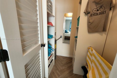 Condominio en venta en Oakland Park, Florida, 1 dormitorio, 65.87 m2 № 1374376 - foto 19