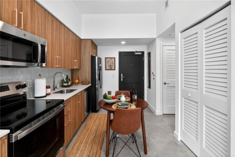 Villa ou maison à louer à Hollywood, Floride: 1 chambre № 2087335 - photo 17