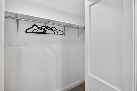 Villa ou maison à louer à Hollywood, Floride: 1 chambre № 2087335 - photo 6